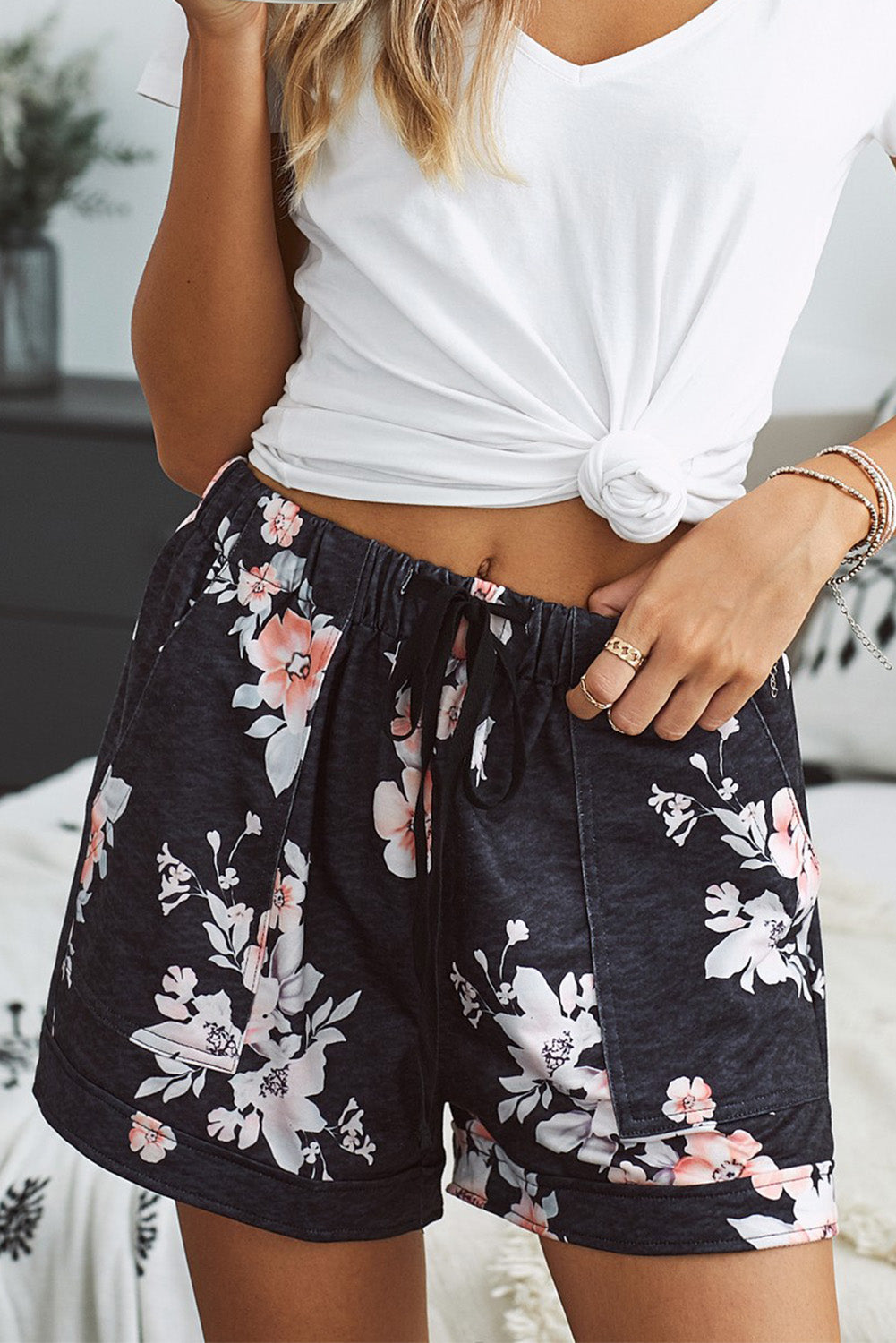 Floral Print Drawstring Elastic Waist Pocketed Shorts