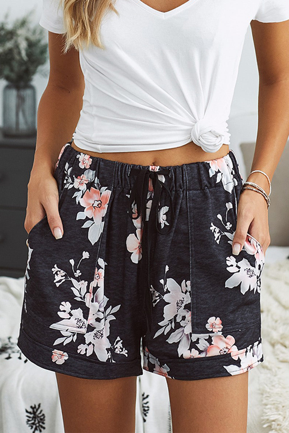 Floral Print Drawstring Elastic Waist Pocketed Shorts