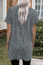 Load image into Gallery viewer, Leopard Print Side Pockets Tunic Top
